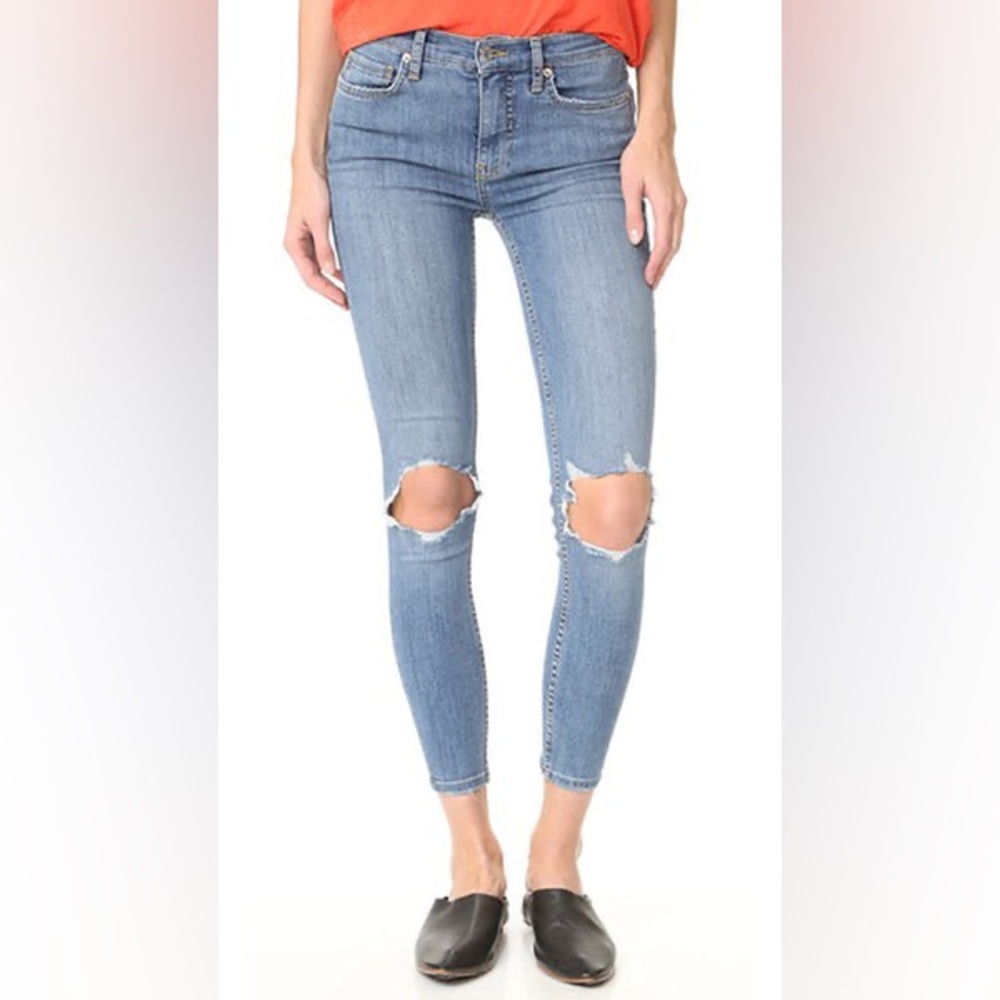 🌲 Free People Crop Shark bite Hem Distressed Knee
Denim 29